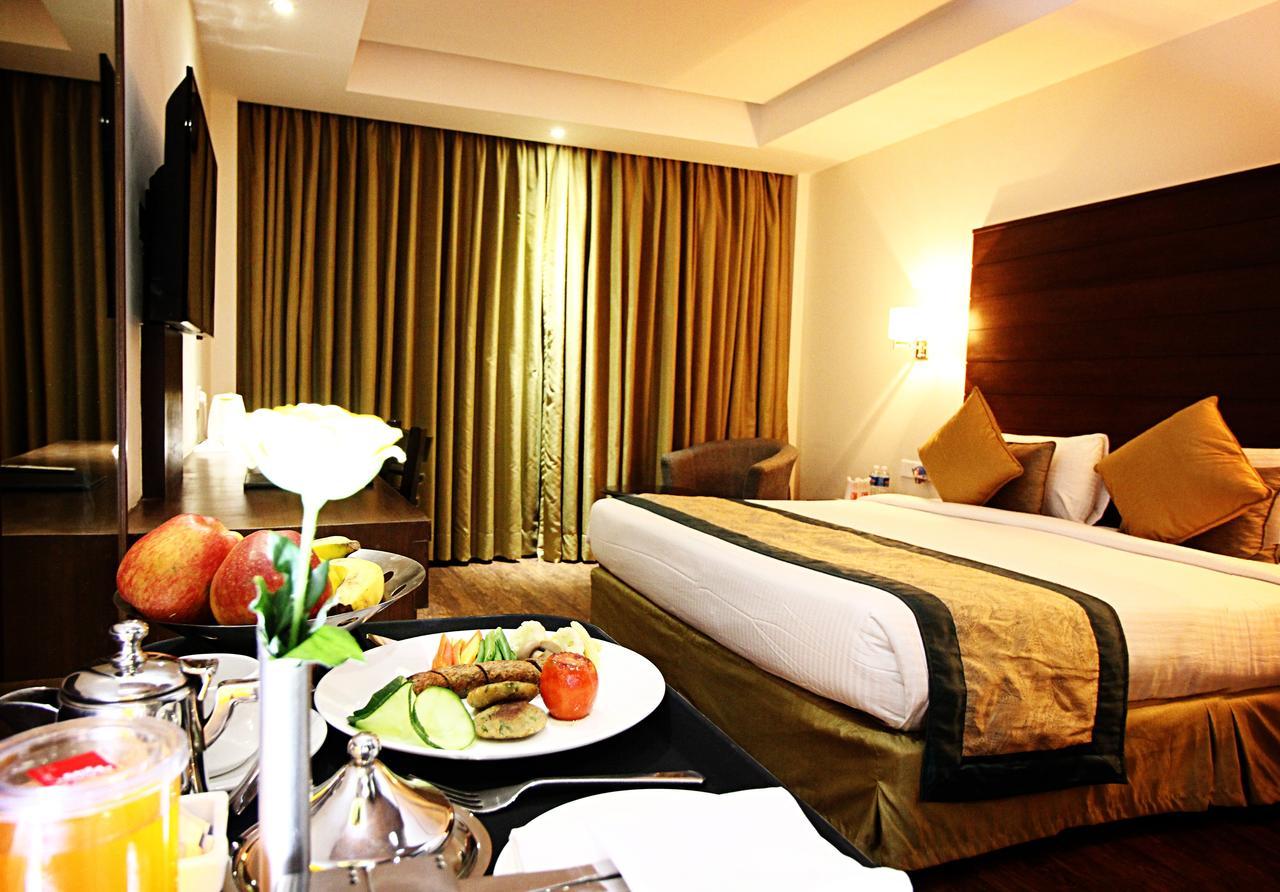 Aravali Clarks Inn Alwar Exterior photo