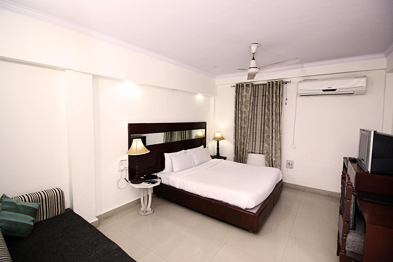 Aravali Clarks Inn Alwar Exterior photo